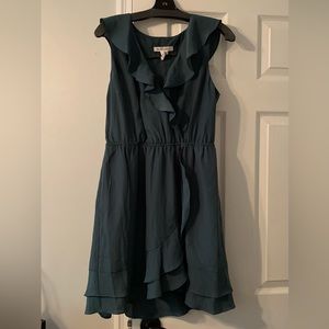 BCBGeneration M sleeveless green dress with ruffles, lined